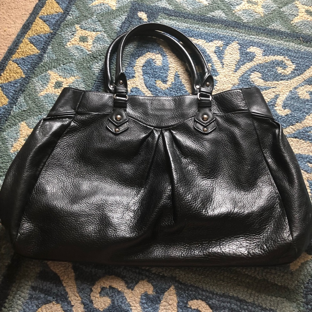 Perlina black leather tote bag